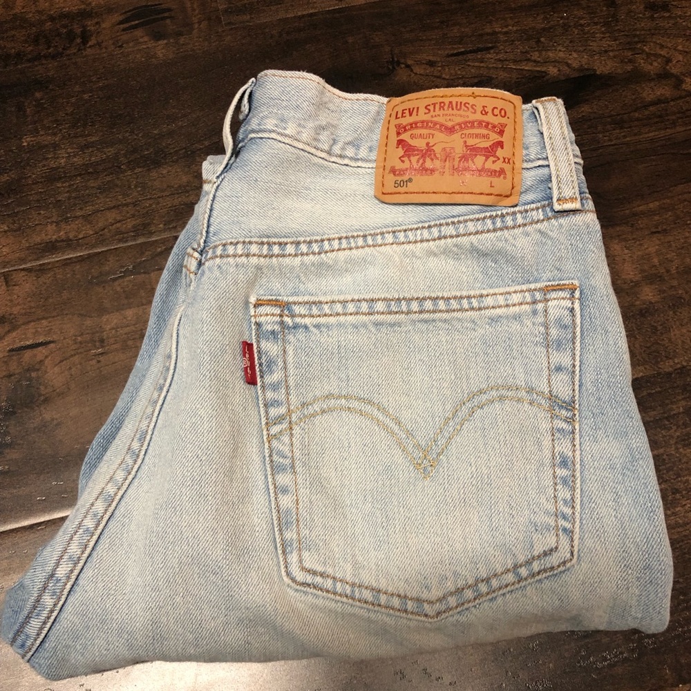 Levi’s 501 straight leg denim jeans